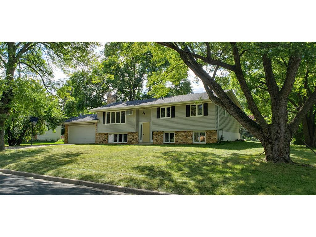 Primary Photo - 1901 Tamarack Ln