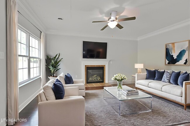 Foto del edificio - 3032 Oakwood Hills Ln