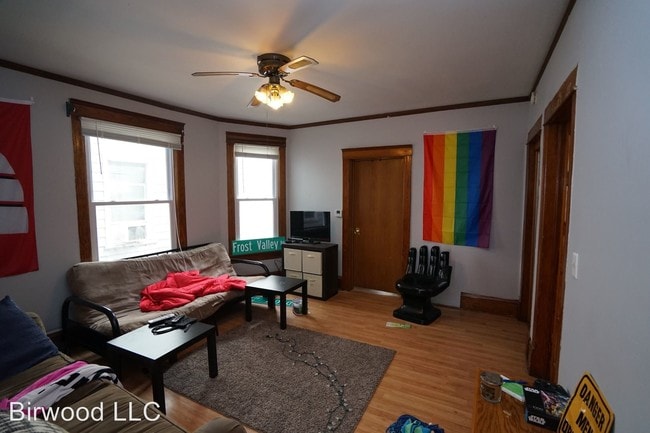 Building Photo - 526-528 W Mifflin St