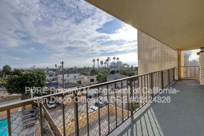 Foto del edificio - 4944 Cass St