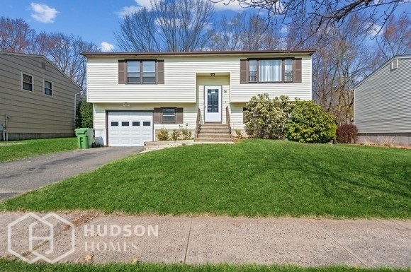 Primary Photo - 75 Meetinghouse Rd