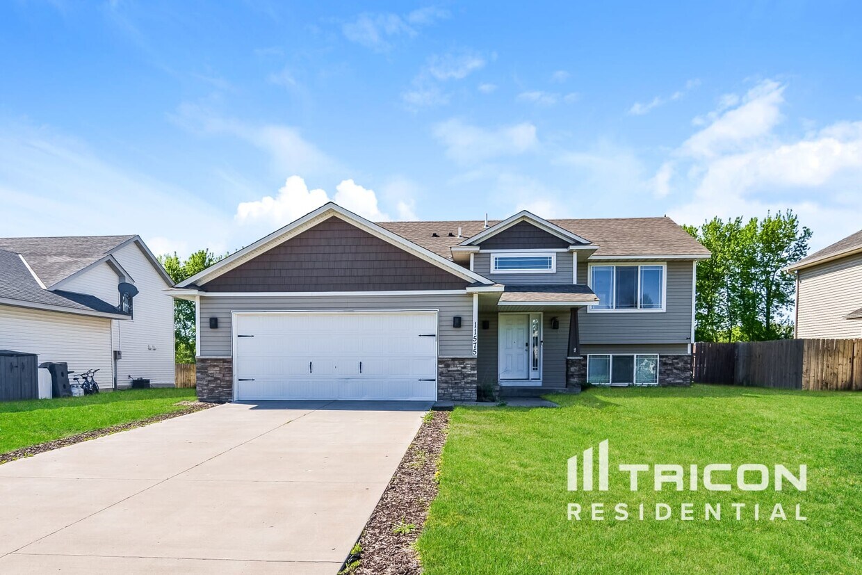 Foto principal - 11575 75th St NE