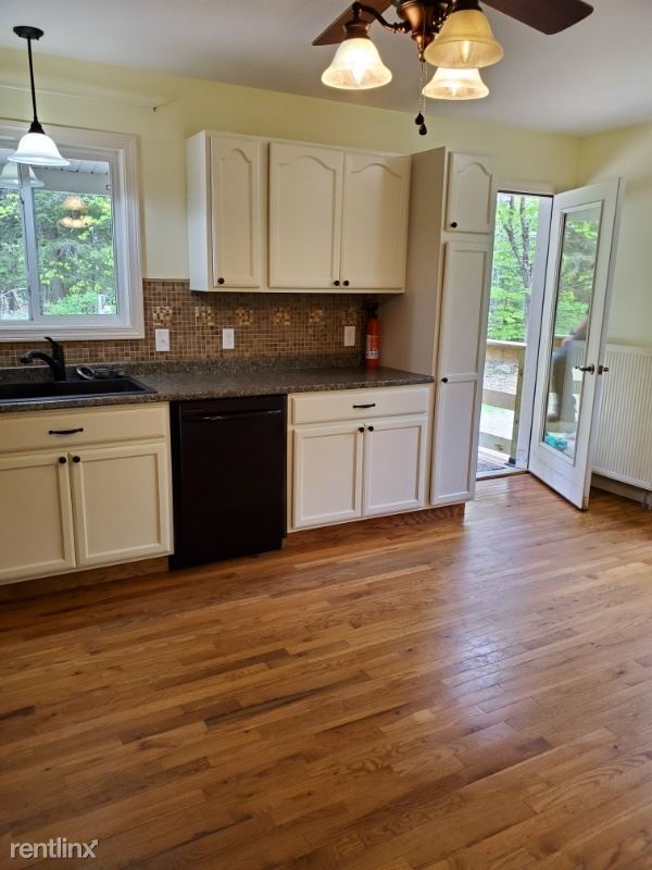 Building Photo - 32 Curtis Rd