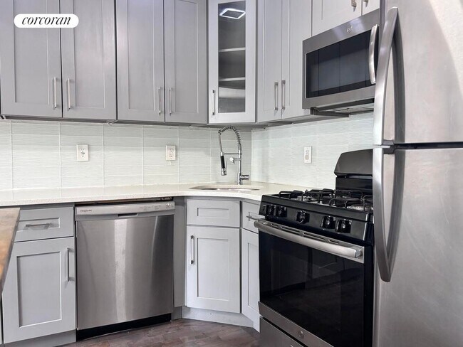 Foto del edificio - 4828 Barnes Ave