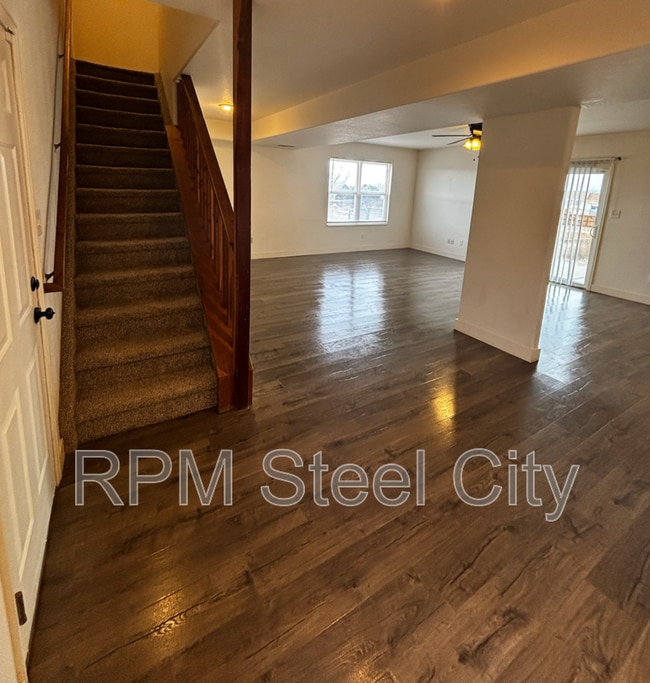 Building Photo - 351-353 W Song Sparrow Dr