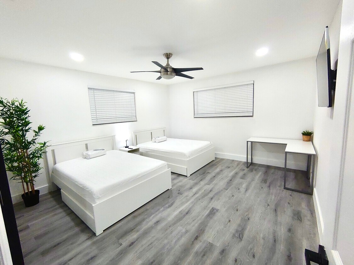 Foto principal - 141 NE 183rd Ter