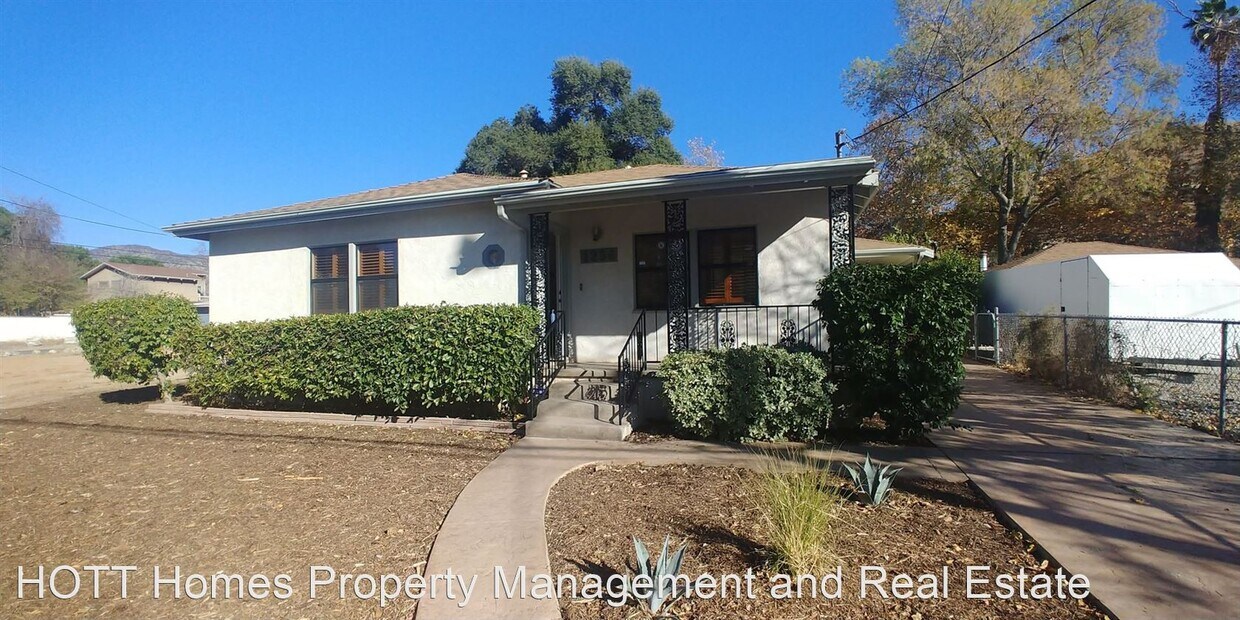 2 Br 1 Bath House 1254 Amethyst Ave House For Rent In Mentone Ca Apartments Com
