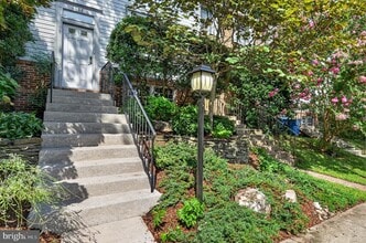 Building Photo - 6003 Chicory Pl