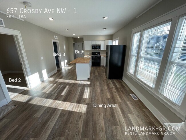 Building Photo - AVAILABLE NOW! Lower 3 bed, 1 bath-Newly R...