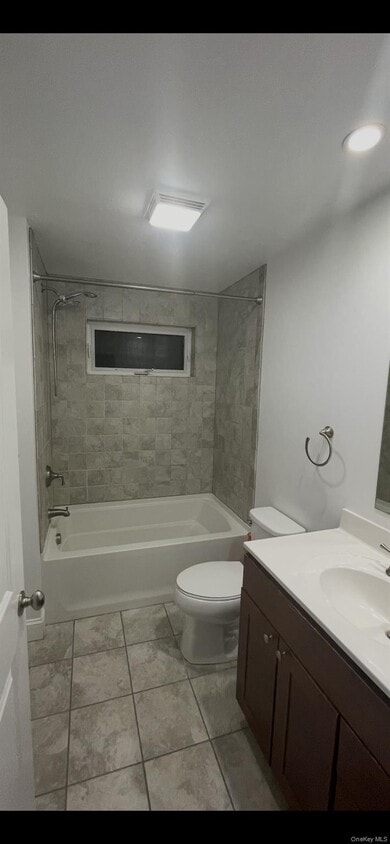 Building Photo - 10 Pershing Pl