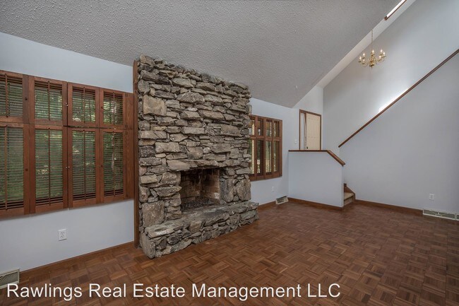 Building Photo - 3 br, 2 bath House - 12 Canterbury Place