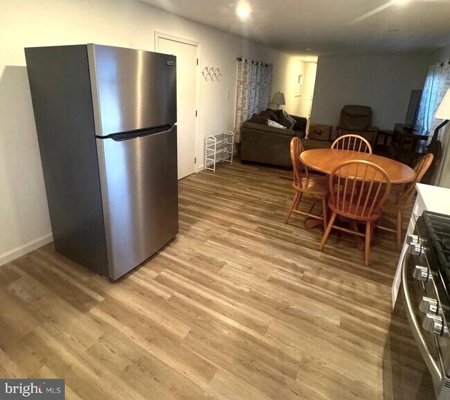 Foto del edificio - 119 Clamshell Rd