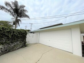 Building Photo - 1559-1563 Santa Barbara St