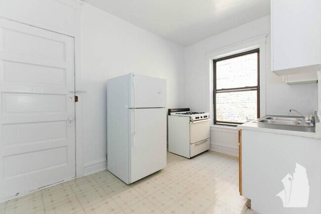 Foto del edificio - 2516 N Kedzie Blvd