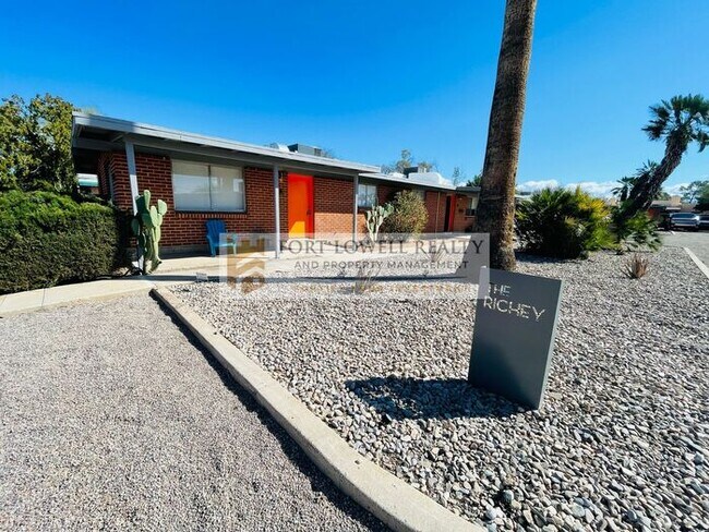 Foto del edificio - The Richey - 2 Bed / 1 Bath End Unit in Central Tucson!
