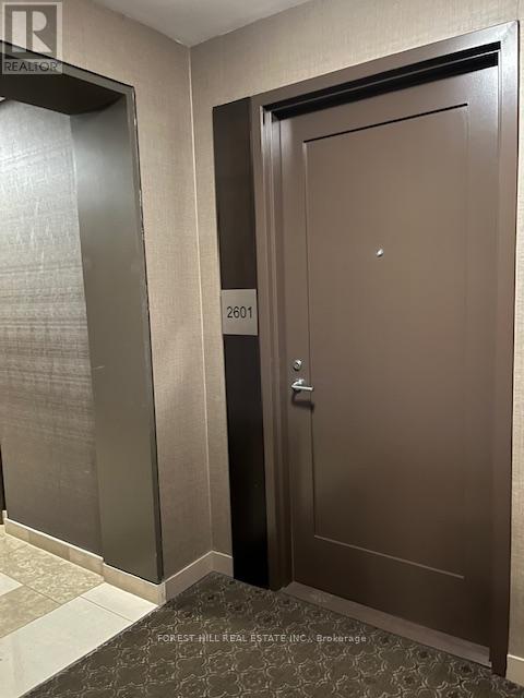 Building Photo - 320 Tweedsmuir Ave