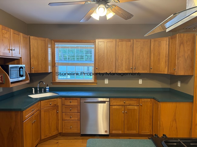 Building Photo - 27 Laurel Ln