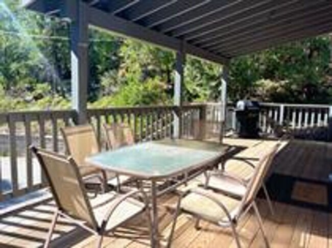 Foto del edificio - 3BR/2BA Mountain Home – 3–6 Month Lease in...