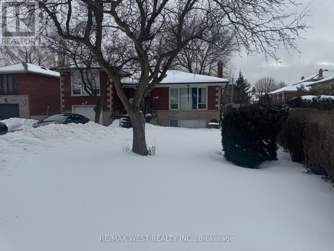 Building Photo - 35 Lilywood Rd