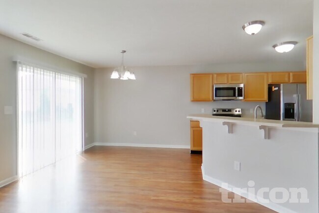 Foto del edificio - 8183 Dartmoth Ln