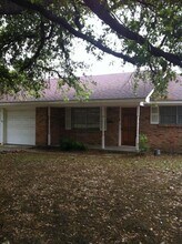 Building Photo - 1819 Gravley Dr