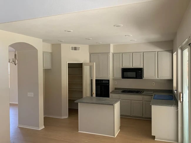 Kitchen (Under Renovation) - 41438 Ashburn Rd