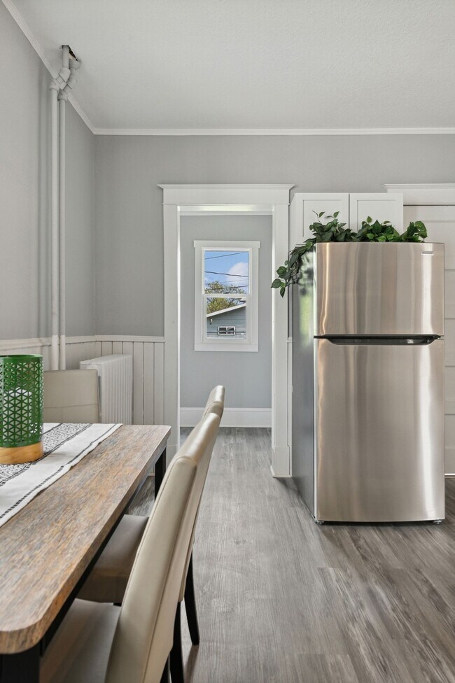 Building Photo - 797 Iglehart Ave