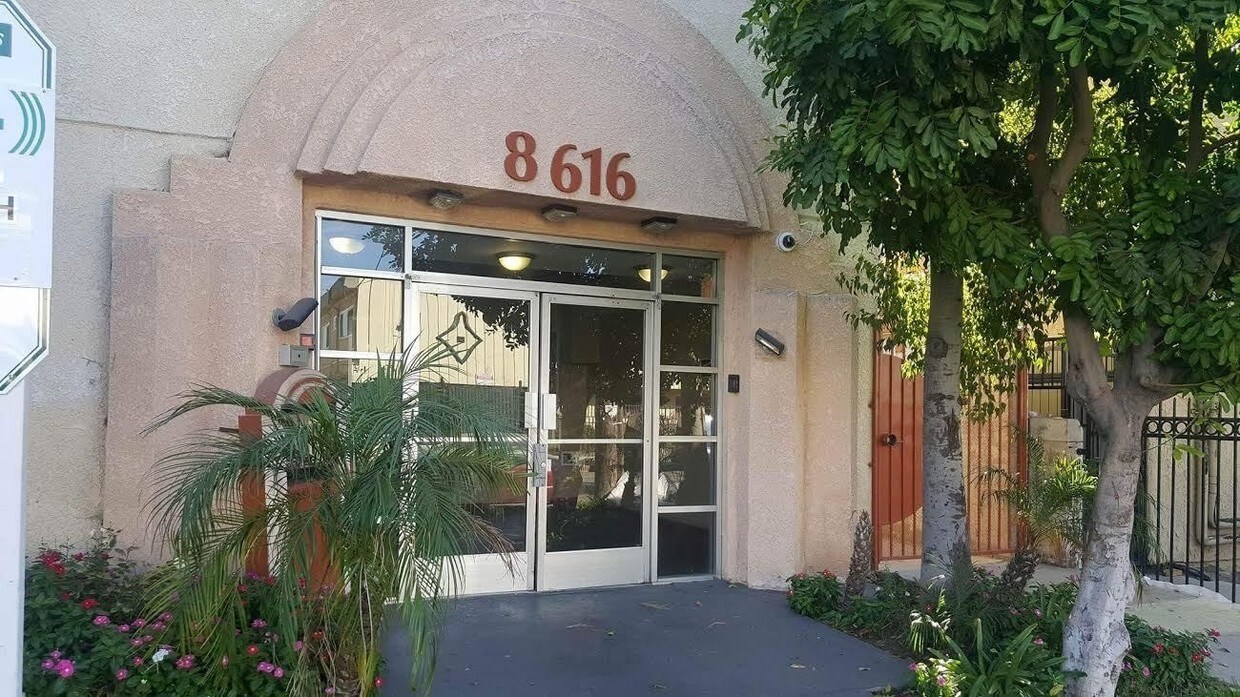 8616 Willis Ave Unit 305, Panorama City, CA 91402 Apartment for Rent