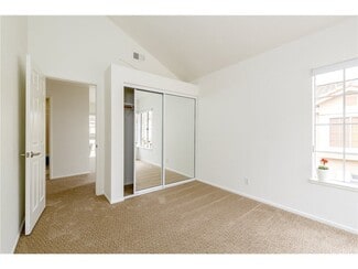 Building Photo - 14043 Lemoli Ave