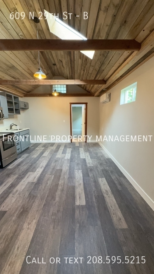 Building Photo - 609 N 29th St