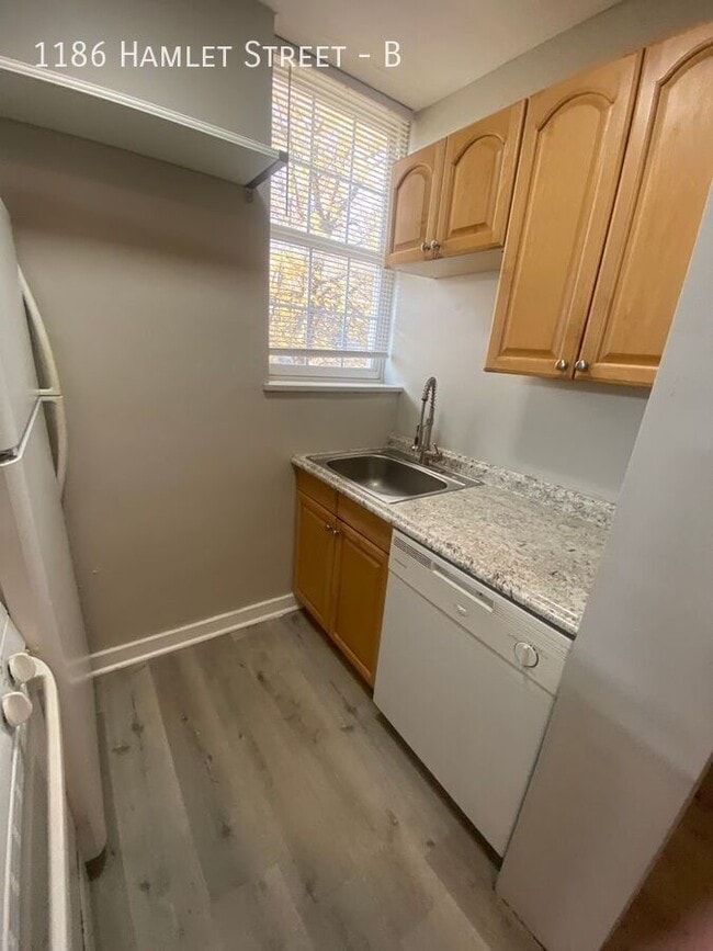 Foto del edificio - 1186 Hamlet St