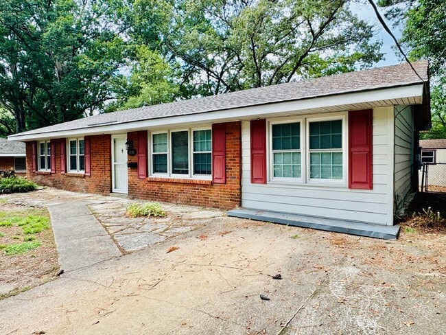 Building Photo - Charming 3-Bedroom Home with Oversized Patio