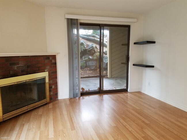 Building Photo - 2 br, 2 bath Condo - CedarCreek D101