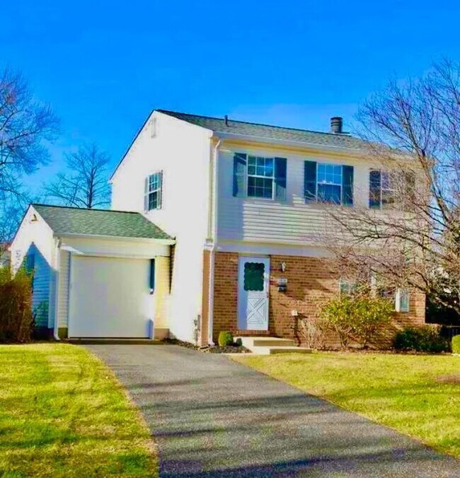 Building Photo - 1616 Windsor Ct