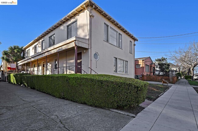Building Photo - 2116 California St