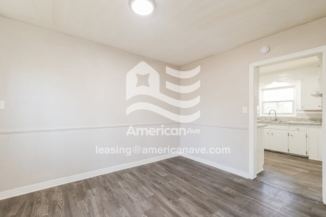 Foto del edificio - 2556 Paden St