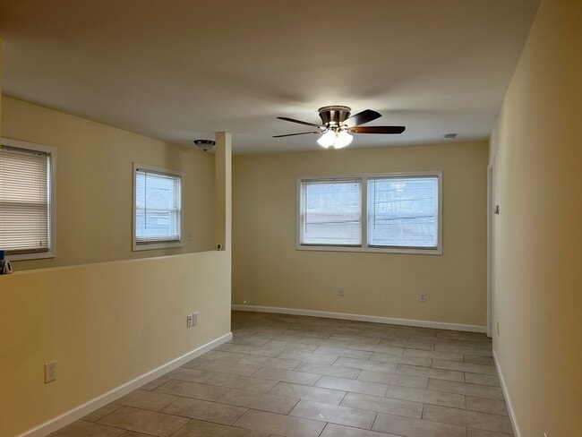 Living room - 1014 N Division St