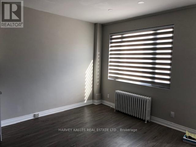 Photo du bâtiment - 647-647 Vaughan Rd