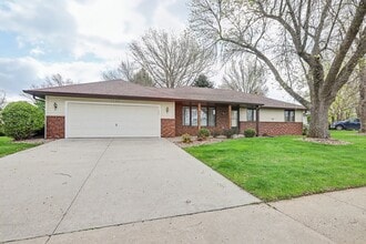 Building Photo - 1428 Edgewood Dr