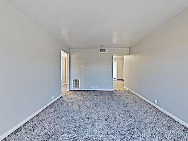 Building Photo - Maple Valley Apartments