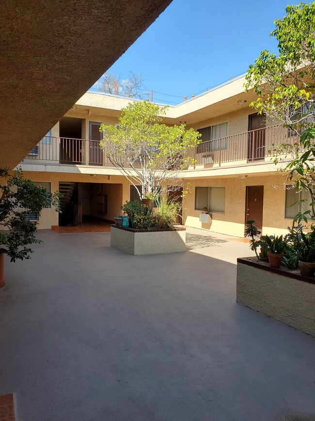 Foto del edificio - Mariposa Apartments