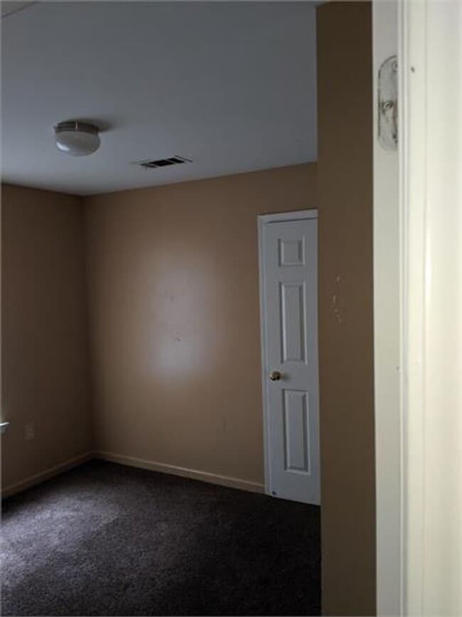 Building Photo - House for Rent