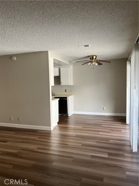 Building Photo - 6472 Pepper Hill Dr