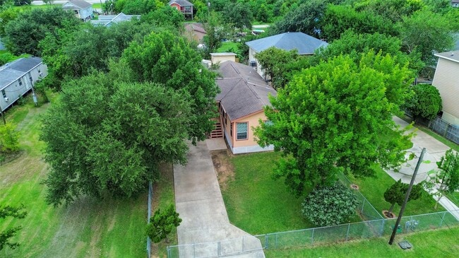 Building Photo - 4717 Heron St