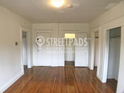 Photo - bedroom in Boston MA 02215 Apartment