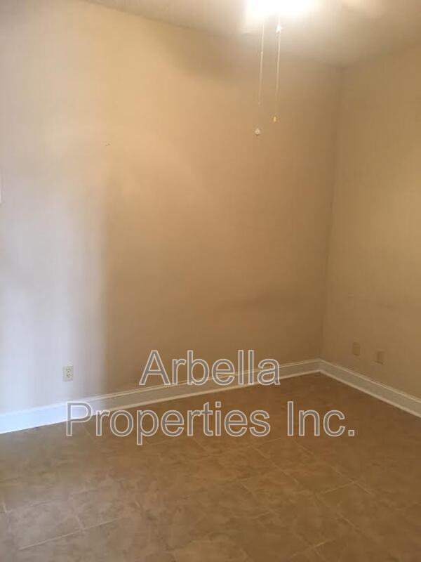 Building Photo - 420 W Jackson Blvd