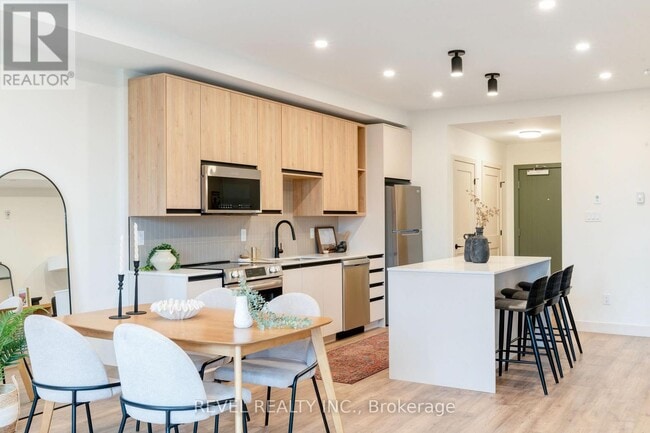 Photo du bâtiment - 4390 Hillview Dr