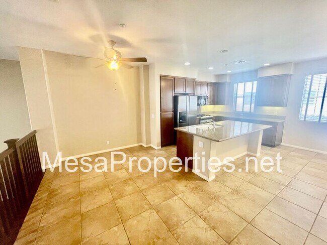 Foto del edificio - 322 W Foothill Blvd