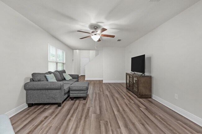 Building Photo - Spacious 4-Bedroom Home Near Perdido Key!
