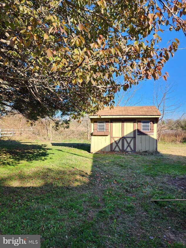 Primary Photo - 290 Tindall Island Rd